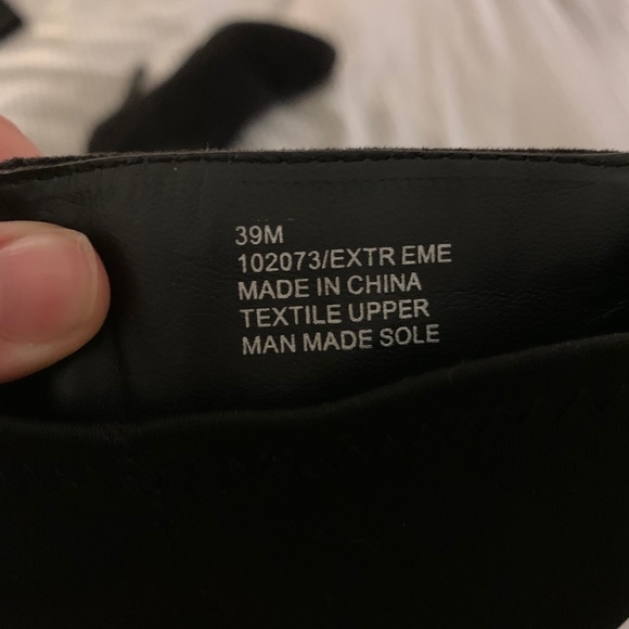 Black knee high boots - Picture 3 of 3